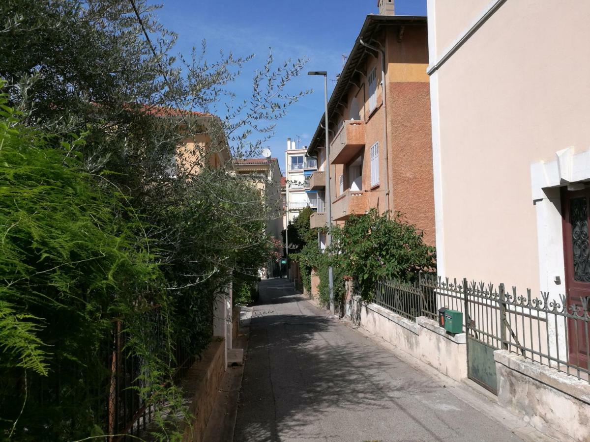 L'Amandine ,45 m2 terrasse et garage centre ville Saint-Raphaël Extérieur photo